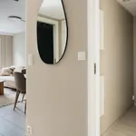 公寓 Urban - Stylish Scandinavian Gem With French Balcony *